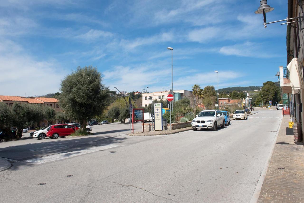 S19 - Sirolo, Bilocale In Pietra Del Conero Apartment Bagian luar foto